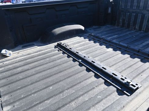 Used 2023 GMC Sierra 2500 AT4 image 20