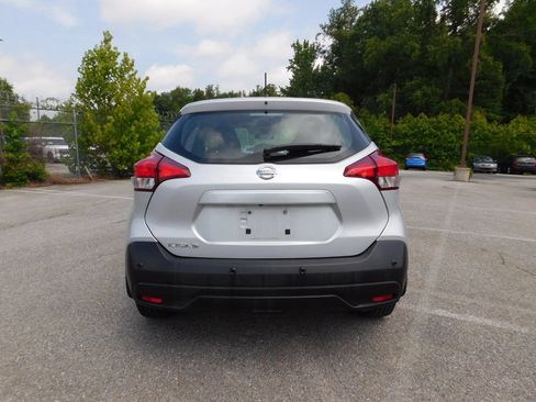 Used 2020 Nissan Kicks S FWD image 5