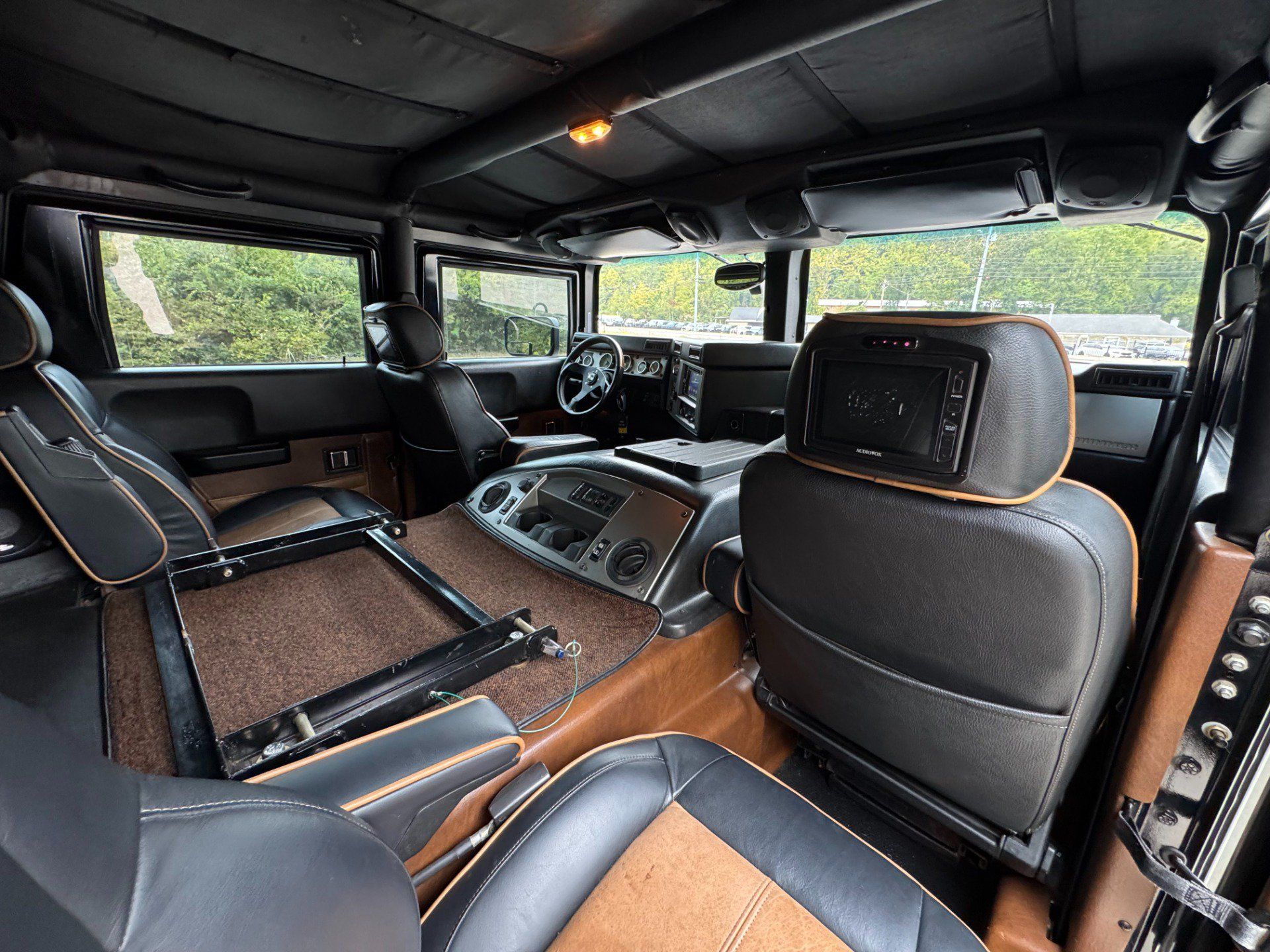Used 2004 HUMMER H1 4-Door Open Top AWD/4WD image 29