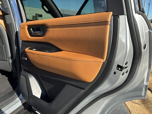 New 2026 Nissan Armada SL w/ Captain's Chari Seat Package RWD image 13