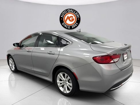 Used 2017 Chrysler 200 Limited Platinum FWD image 5