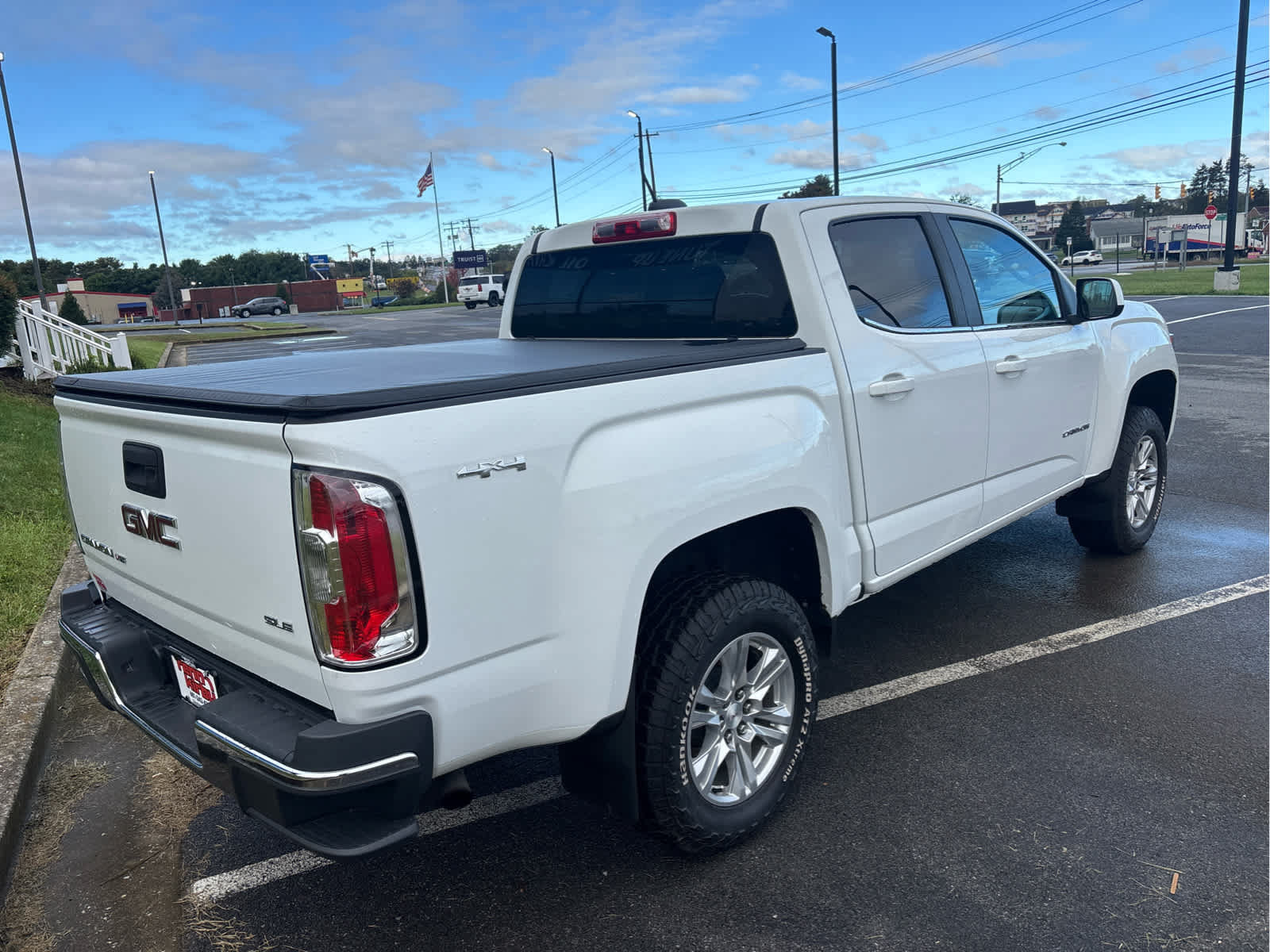 Used 2019 GMC Canyon SLE AWD/4WD image 1
