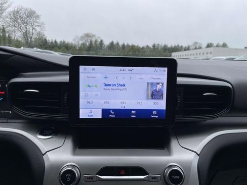 Used 2022 Ford Explorer XLT image 28