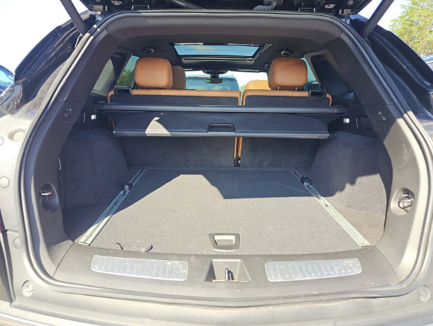 Used 2024 Cadillac XT5 Premium Luxury w/ Technology Package FWD image 8