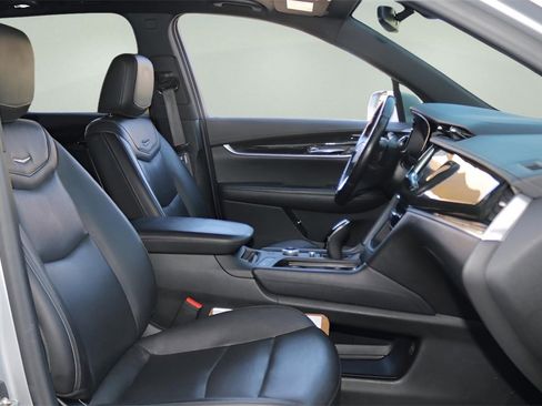 Used 2020 Cadillac XT6 Premium Luxury image 18