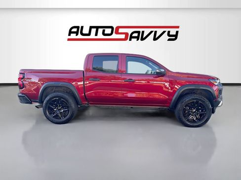 Used 2025 Chevrolet Colorado Trail Boss w/ Off-Road Front Bumper Package AWD/4WD image 8