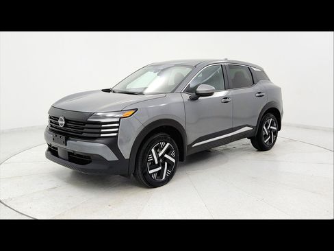 Used 2025 Nissan Kicks SV FWD image 1