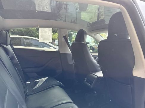 Used 2023 Tesla Model Y Long Range AWD/4WD image 9