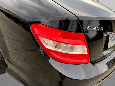 Used 2010 Mercedes-Benz C 300 4MATIC Sedan image 27