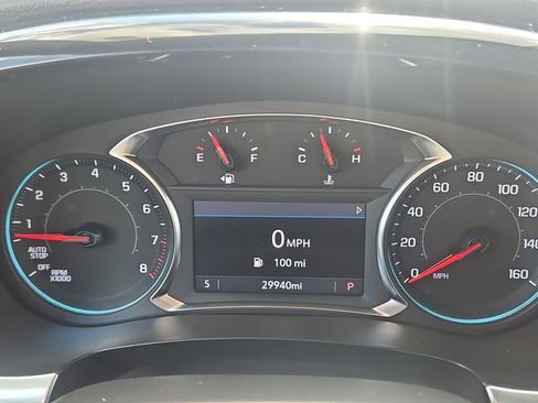 Used 2023 Chevrolet Traverse LT image 16