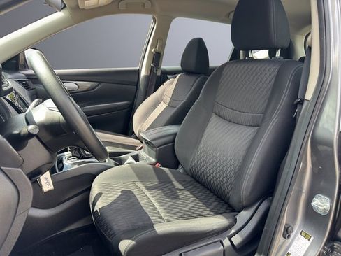 Used 2018 Nissan Rogue S image 14