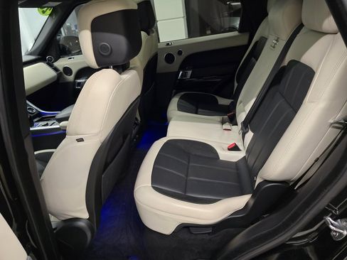 Used 2020 Land Rover Range Rover Sport HST image 32