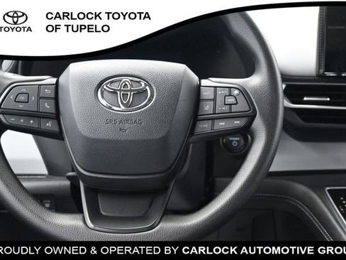 Used 2026 Toyota Sienna LE FWD image 35