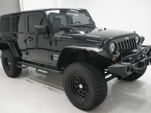 Used 2011 Jeep Wrangler Unlimited Sport image 3