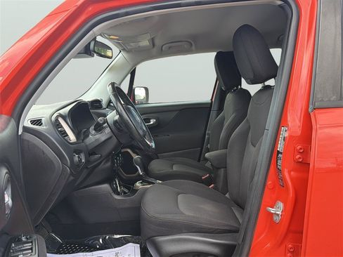 Used 2016 Jeep Renegade Latitude w/ Popular Equipment Group AWD/4WD image 11