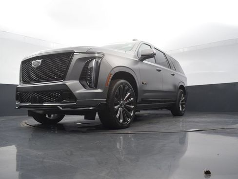Certified 2026 Cadillac Escalade ESV V AWD/4WD image 50