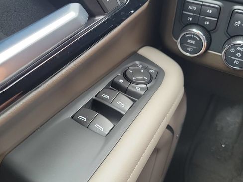 Used 2025 Chevrolet Tahoe Z71 AWD/4WD image 14