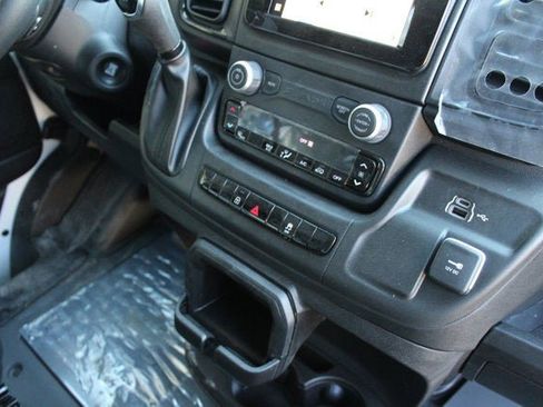 Used 2025 RAM ProMaster 2500 FWD image 16