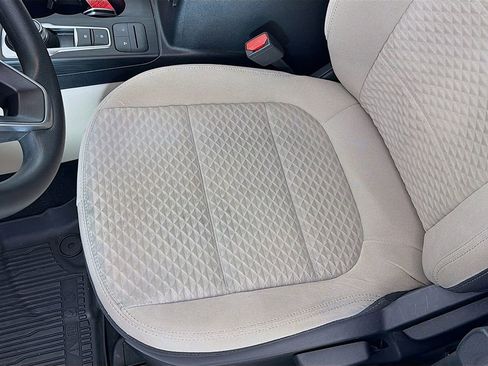 Used 2022 Ford Escape SE image 19