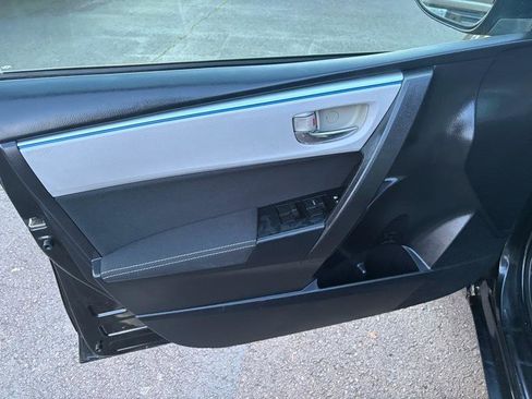 Used 2015 Toyota Corolla LE image 10