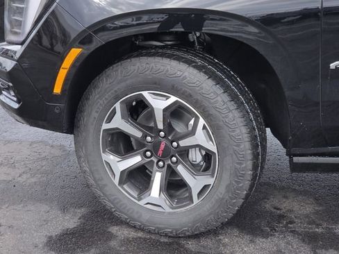 New 2026 GMC Yukon XL AT4 Ultimate w/ LPO, Illumination Package AWD/4WD image 29