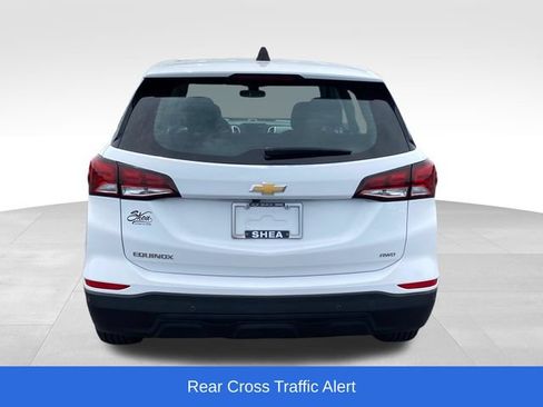 Used 2022 Chevrolet Equinox LS w/ Driver Confidence II Package AWD/4WD image 4