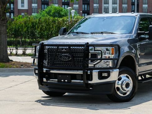 Used 2022 Ford F350 XLT w/ XLT Value Package AWD/4WD image 8