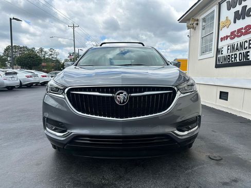 Used 2019 Buick Enclave Premium w/ Experience Buick Package FWD image 2