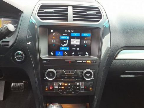 Used 2019 Ford Explorer XLT w/ Equipment Group 202A image 11
