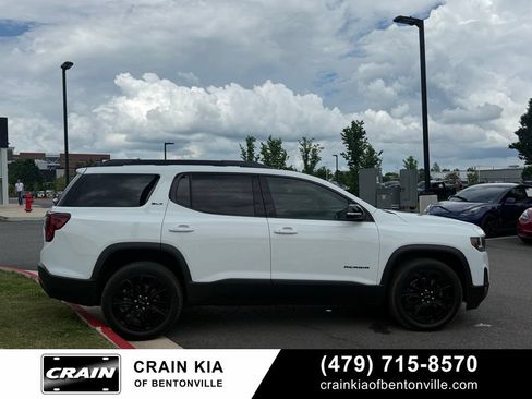 Used 2023 GMC Acadia SLT w/ Elevation Edition FWD image 8