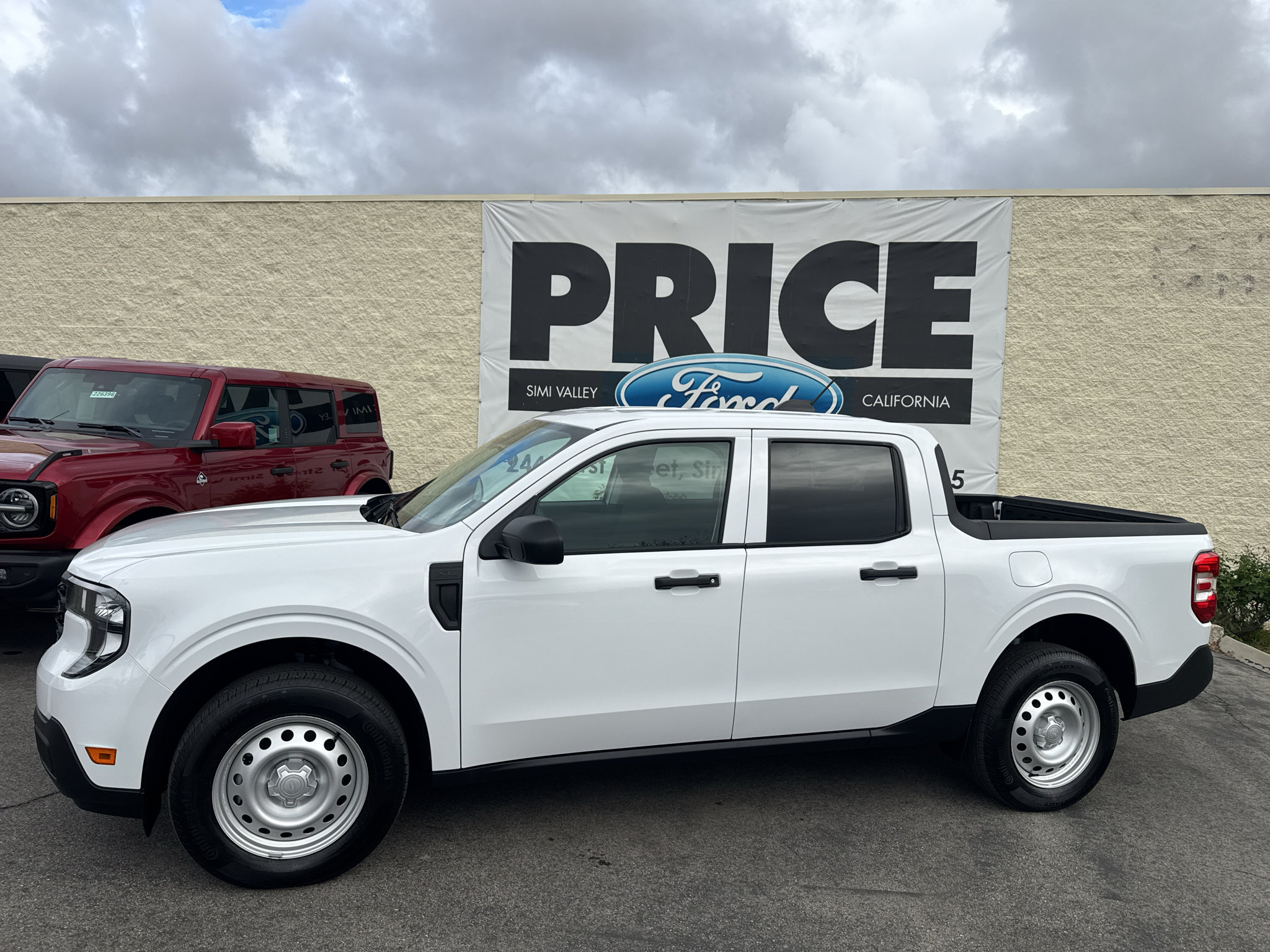 Used 2026 Ford Maverick XL AWD/4WD image 2