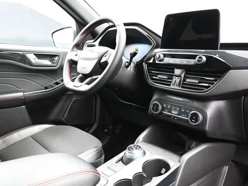 Used 2025 Ford Escape ST-Line AWD/4WD image 12