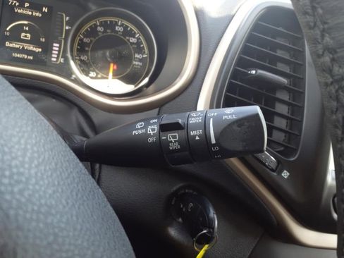 Used 2017 Jeep Cherokee Latitude w/ Safety/Convenience Group image 26