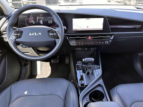 Used 2023 Kia Niro EX FWD image 15