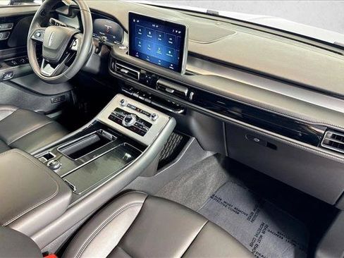 Used 2024 Lincoln Aviator AWD image 28