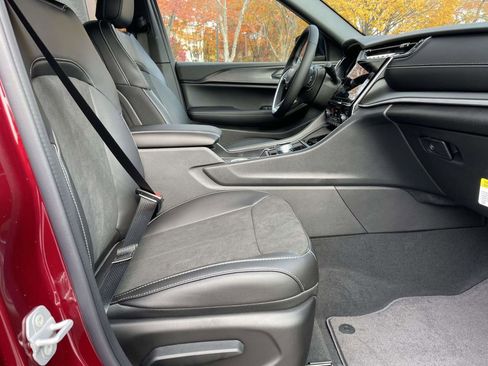 New 2025 Jeep Grand Cherokee L Altitude AWD/4WD image 34