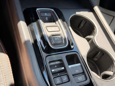 Used 2025 Honda Pilot Sport image 27