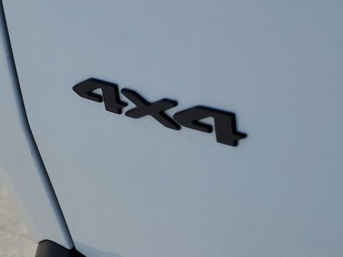 New 2026 Jeep Cherokee Overland image 9