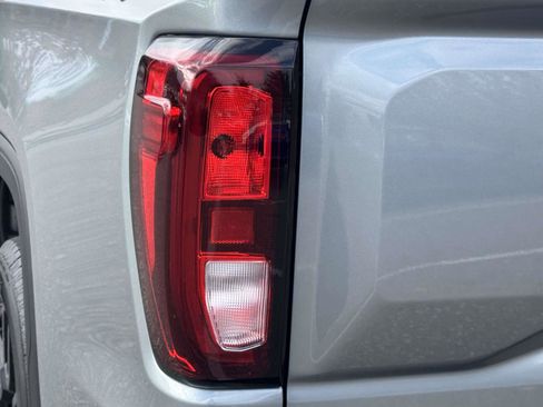 Used 2025 GMC Sierra 1500 Elevation image 10