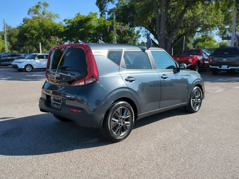Used 2021 Kia Soul EX FWD image 4