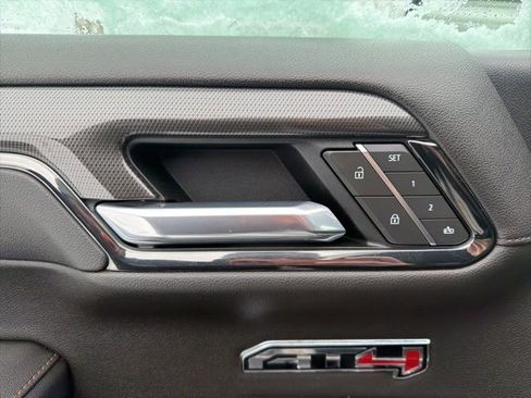 Used 2022 GMC Sierra 1500 AT4 w/ Technology Package AWD/4WD image 21