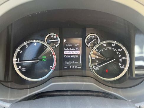 Used 2022 Lexus GX 460 Premium w/ Accessory Package image 38