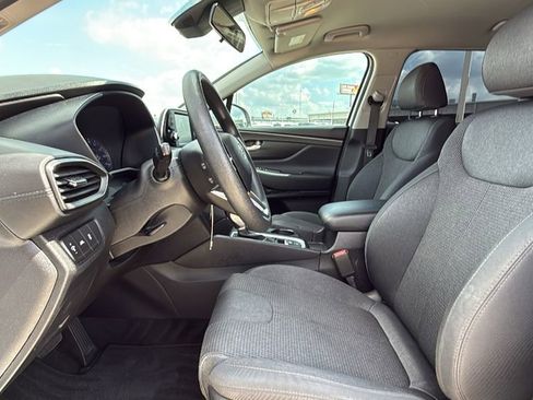 Used 2020 Hyundai Santa Fe SE image 10
