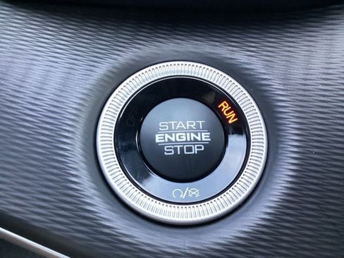 New 2025 Jeep Grand Cherokee L Laredo w/ Luxury Tech Group I AWD/4WD image 36