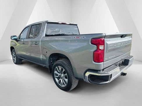 Used 2022 Chevrolet Silverado 1500 LT AWD/4WD image 5