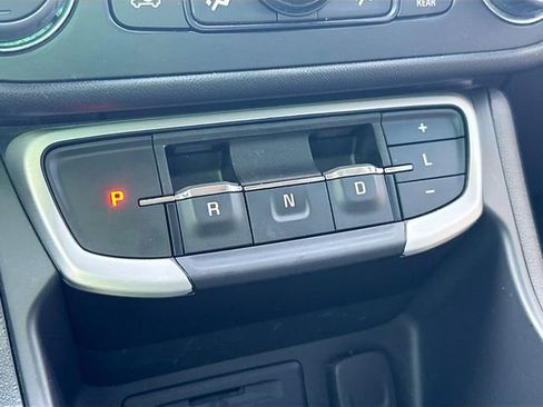 Used 2023 GMC Terrain SLT w/ Elevation Edition image 14