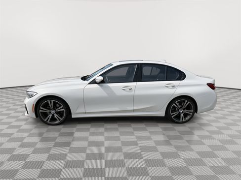 Used 2021 BMW 330i xDrive Sedan w/ M Sport Package AWD/4WD image 4