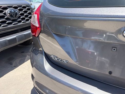 Used 2014 Ford Focus SE FWD image 4