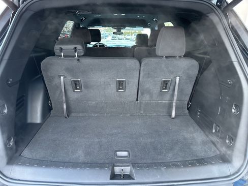 Used 2023 Chevrolet Traverse LT image 13