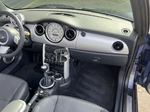 Used 2005 MINI Cooper Convertible image 17